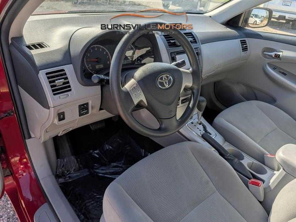 Toyota Corolla 4dr Sdn Auto LE Special Edition (Natl) 2013