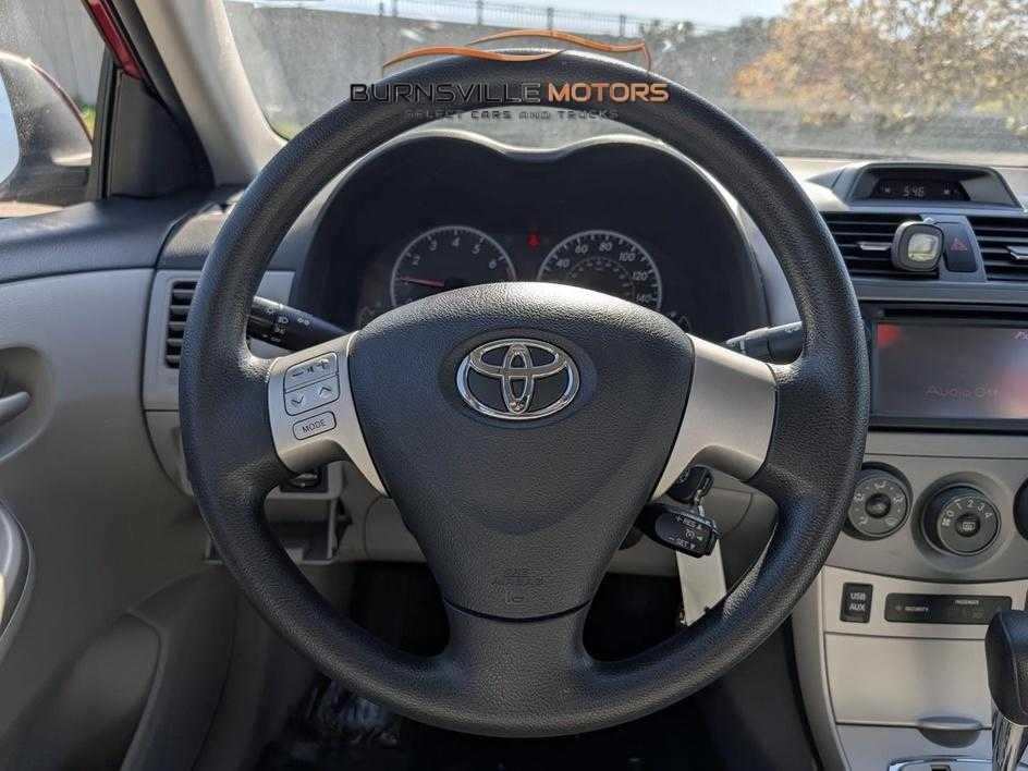 Toyota Corolla 4dr Sdn Auto LE Special Edition (Natl) 2013
