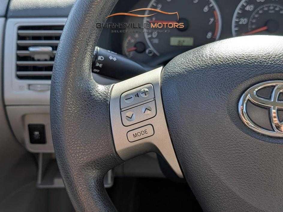Toyota Corolla 4dr Sdn Auto LE Special Edition (Natl) 2013