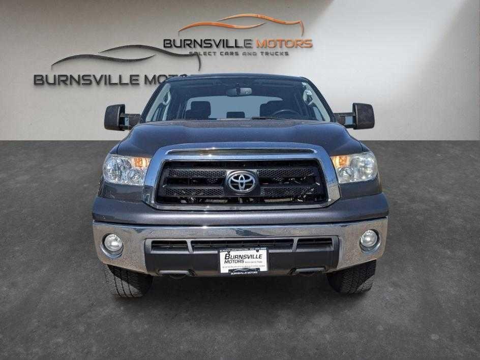 Toyota Tundra 4WD Truck CrewMax 5.7L FFV V8 6-Spd AT (Natl) 2012