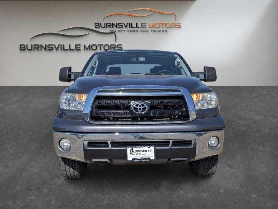 Toyota Tundra 4WD Truck CrewMax 5.7L FFV V8 6-Spd AT (Natl) 2012