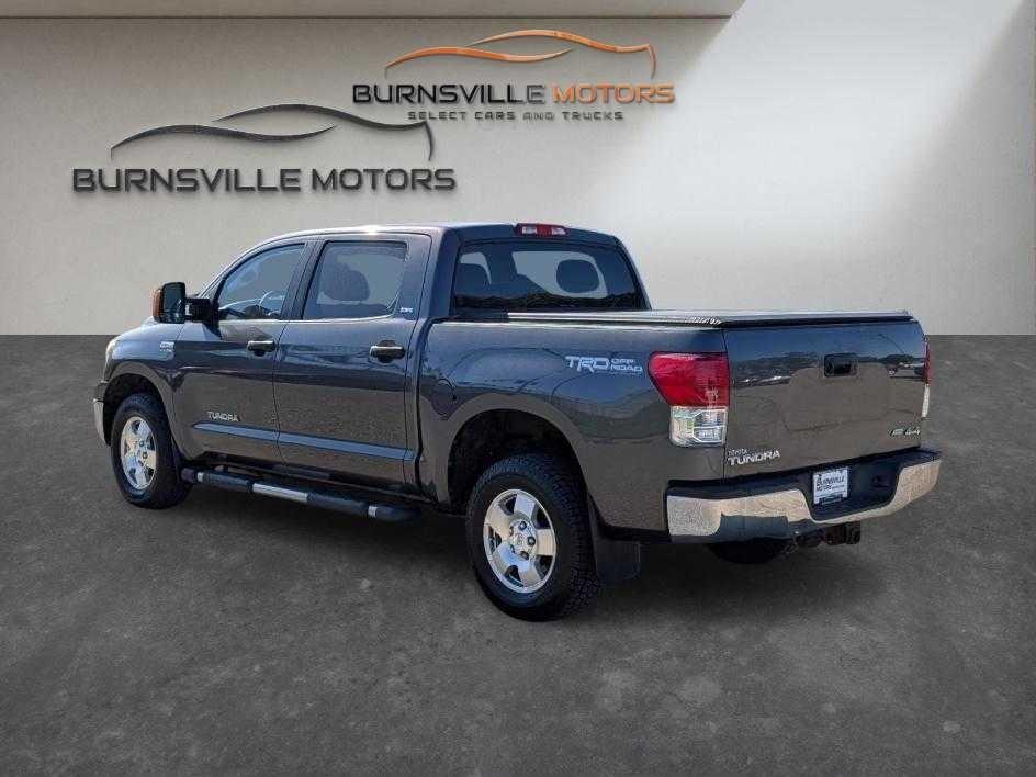 Toyota Tundra 4WD Truck CrewMax 5.7L FFV V8 6-Spd AT (Natl) 2012