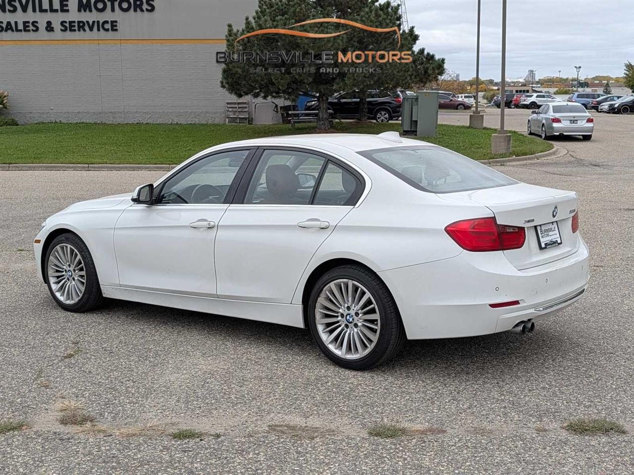 BMW 3 Series 4dr Sdn 328i xDrive AWD SULEV 2014