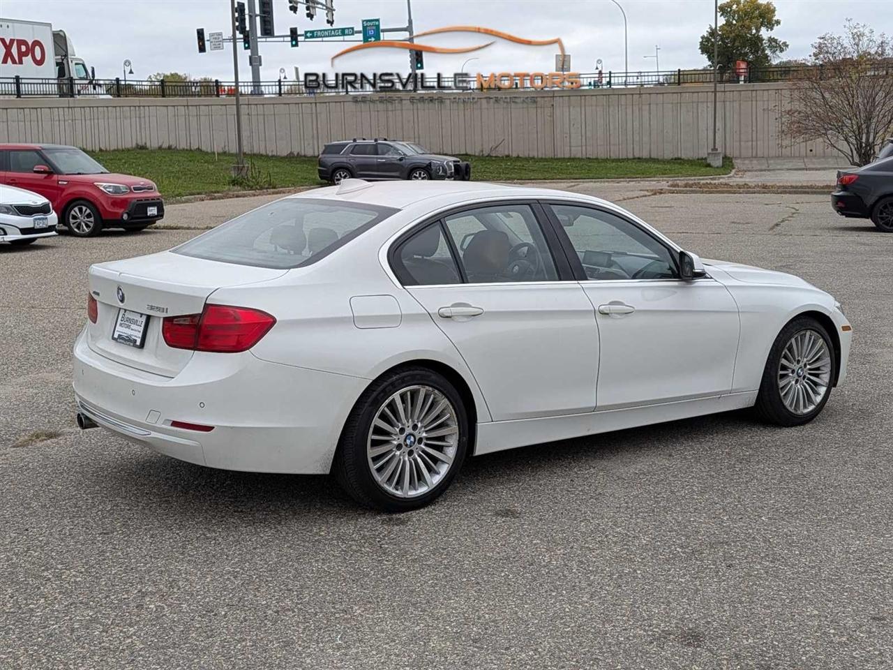 BMW 3 Series 4dr Sdn 328i xDrive AWD SULEV 2014