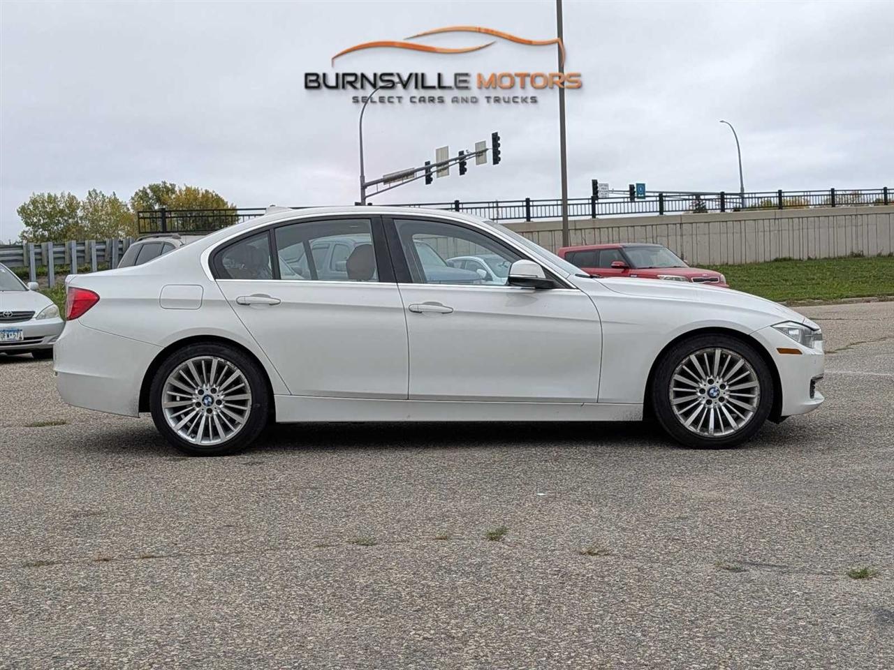 BMW 3 Series 4dr Sdn 328i xDrive AWD SULEV 2014