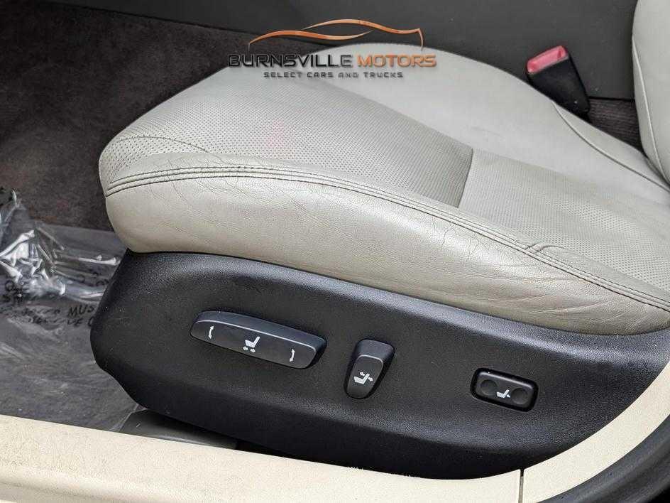 Lexus IS 250 4dr Sport Sdn Auto AWD 2009