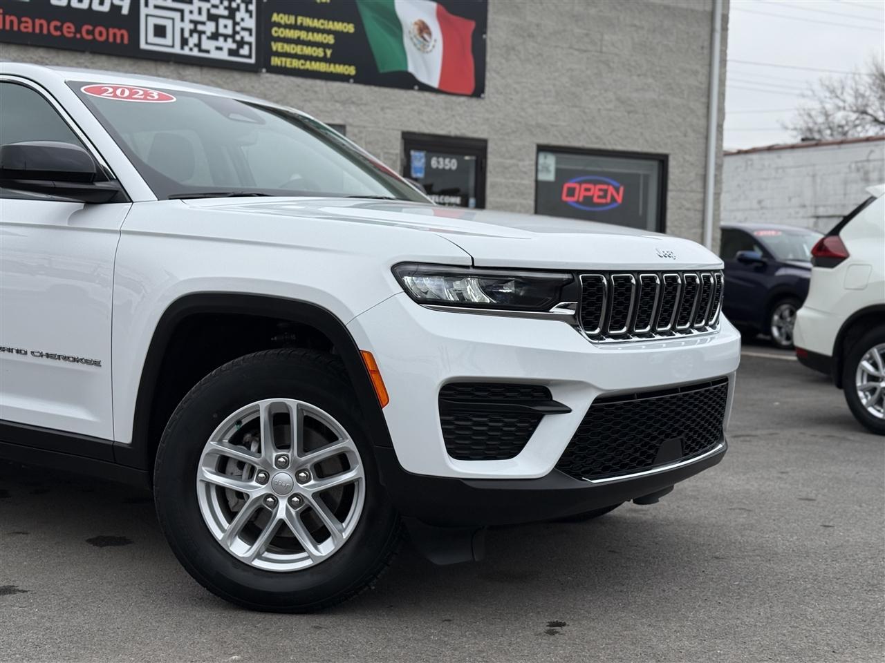 Jeep Grand Cherokee Laredo 4x4 2023