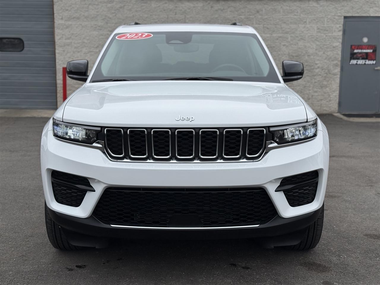 Jeep Grand Cherokee Laredo 4x4 2023