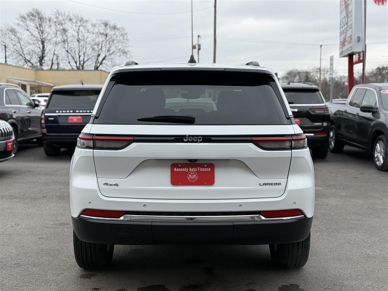 Jeep Grand Cherokee Laredo 4x4 2023