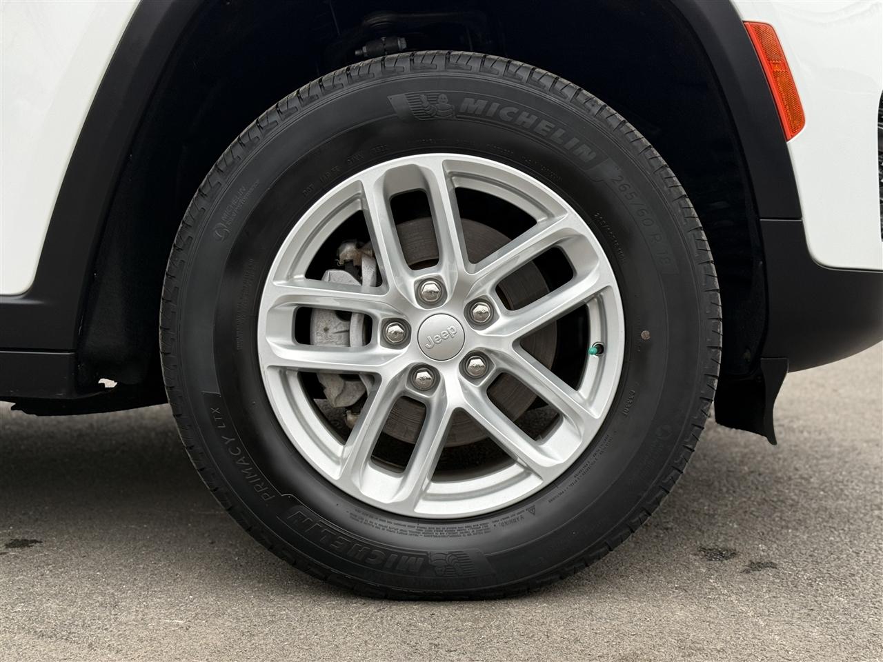 Jeep Grand Cherokee Laredo 4x4 2023