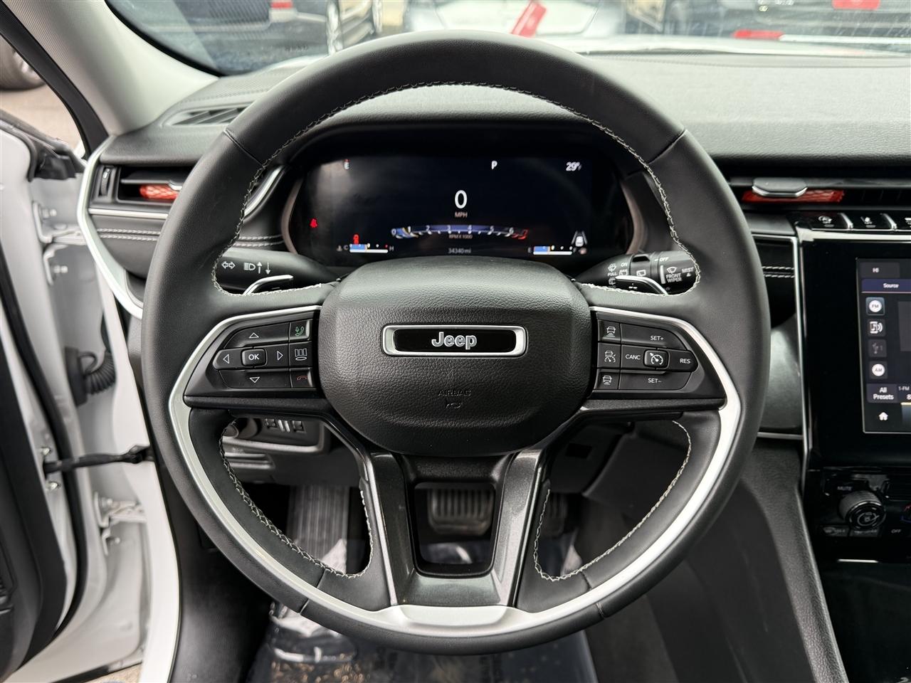 Jeep Grand Cherokee Laredo 4x4 2023