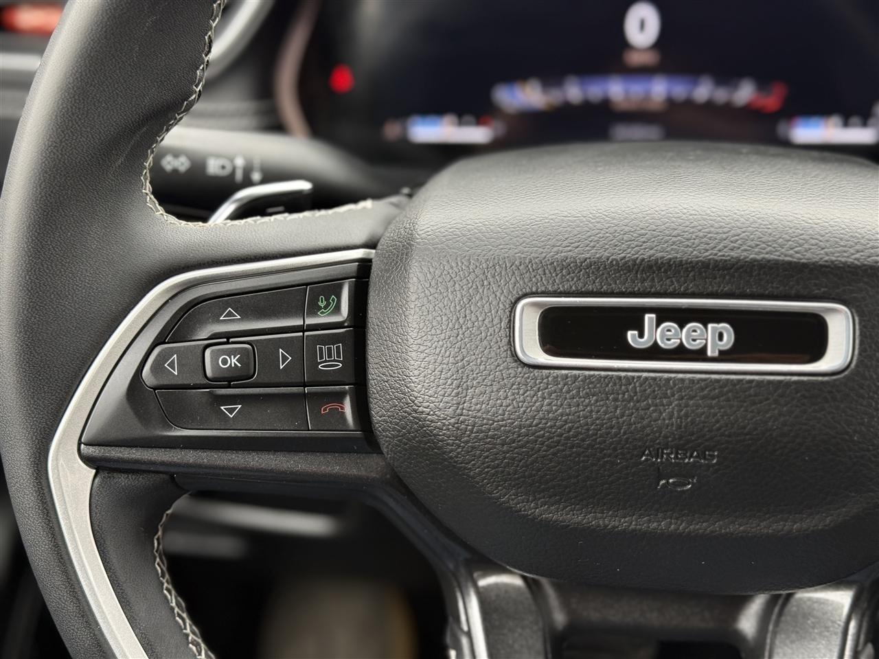 Jeep Grand Cherokee Laredo 4x4 2023