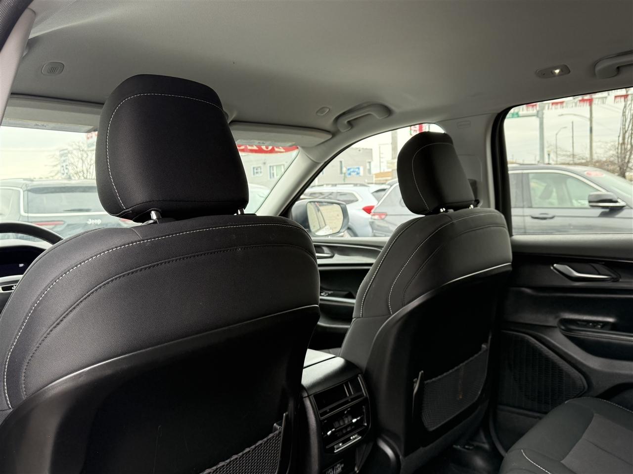 Jeep Grand Cherokee Laredo 4x4 2023