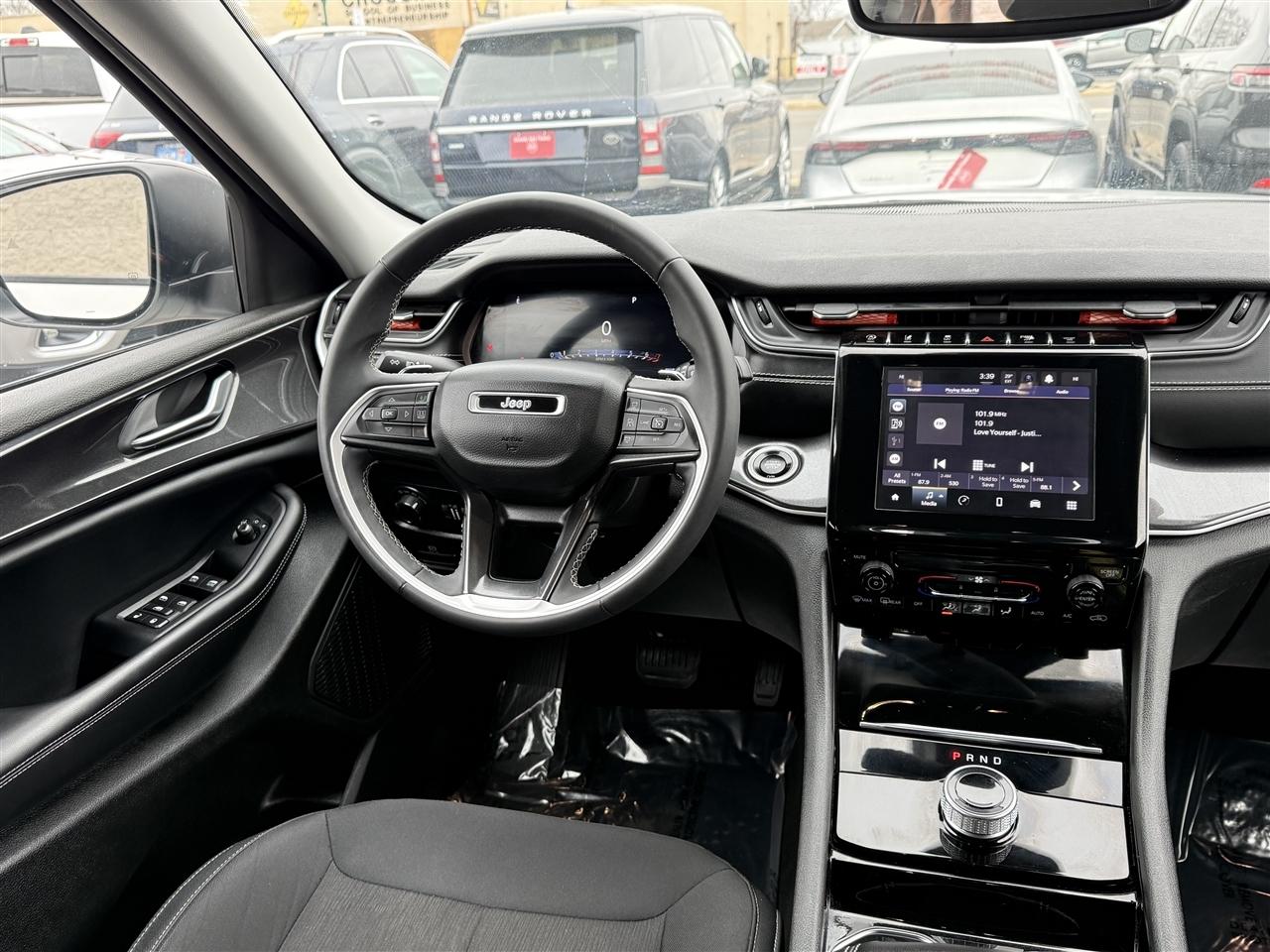 Jeep Grand Cherokee Laredo 4x4 2023