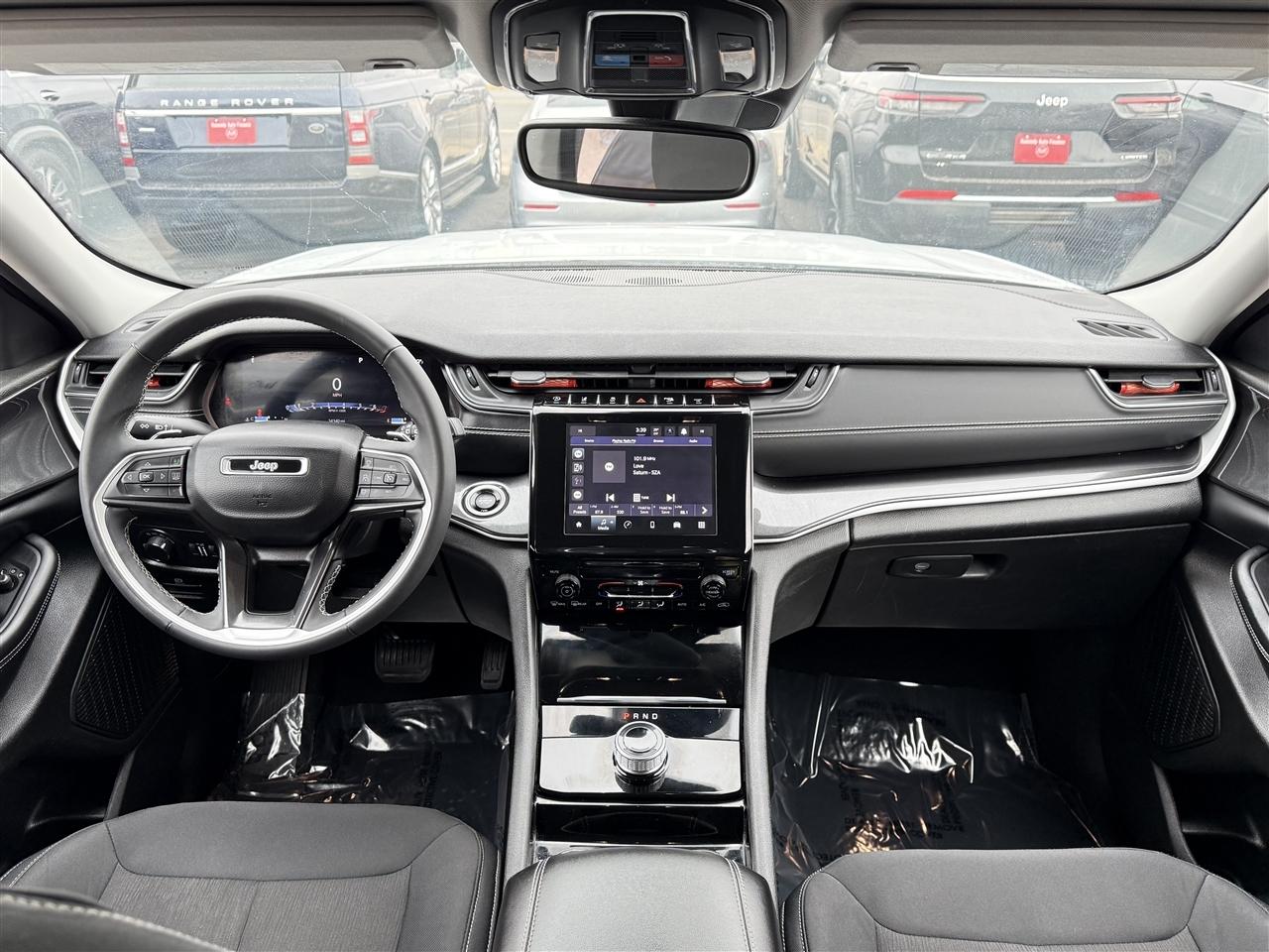 Jeep Grand Cherokee Laredo 4x4 2023