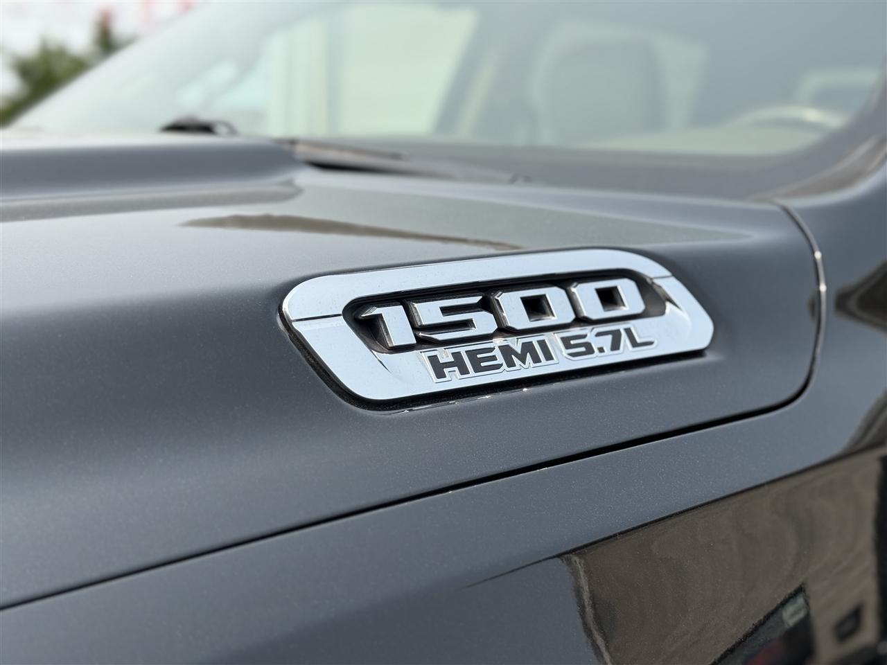 RAM 1500 Laramie 4x4 Crew Cab 5'7" Box 2019