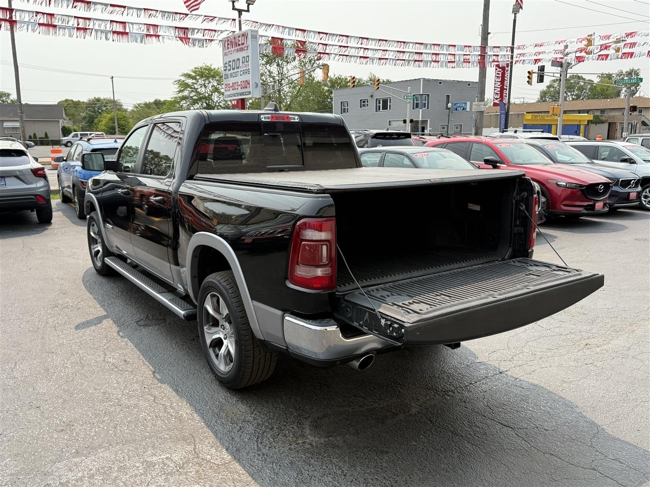 RAM 1500 Laramie 4x4 Crew Cab 5'7" Box 2019