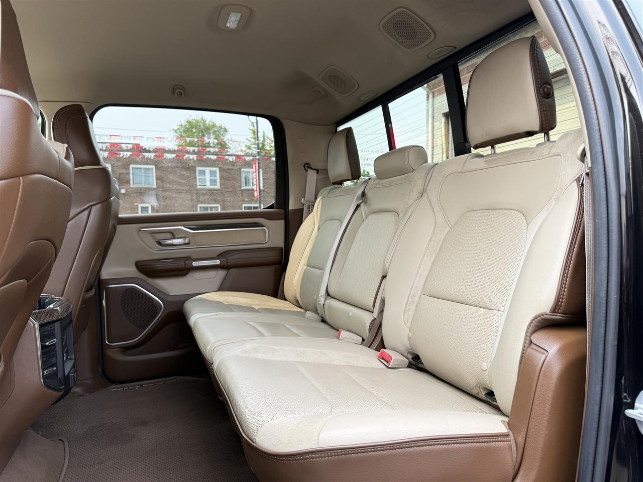 RAM 1500 Laramie 4x4 Crew Cab 5'7" Box 2019