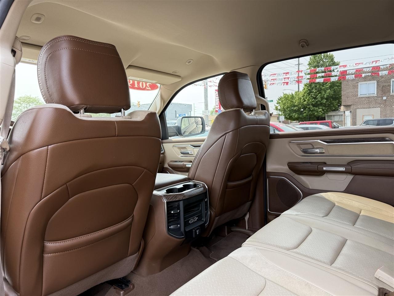 RAM 1500 Laramie 4x4 Crew Cab 5'7" Box 2019