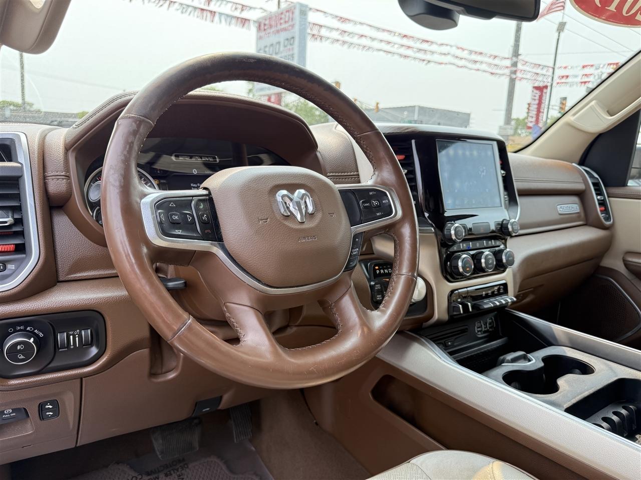 RAM 1500 Laramie 4x4 Crew Cab 5'7" Box 2019