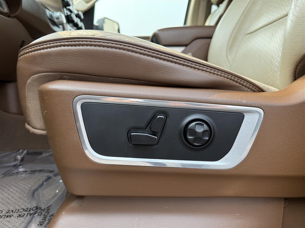 RAM 1500 Laramie 4x4 Crew Cab 5'7" Box 2019