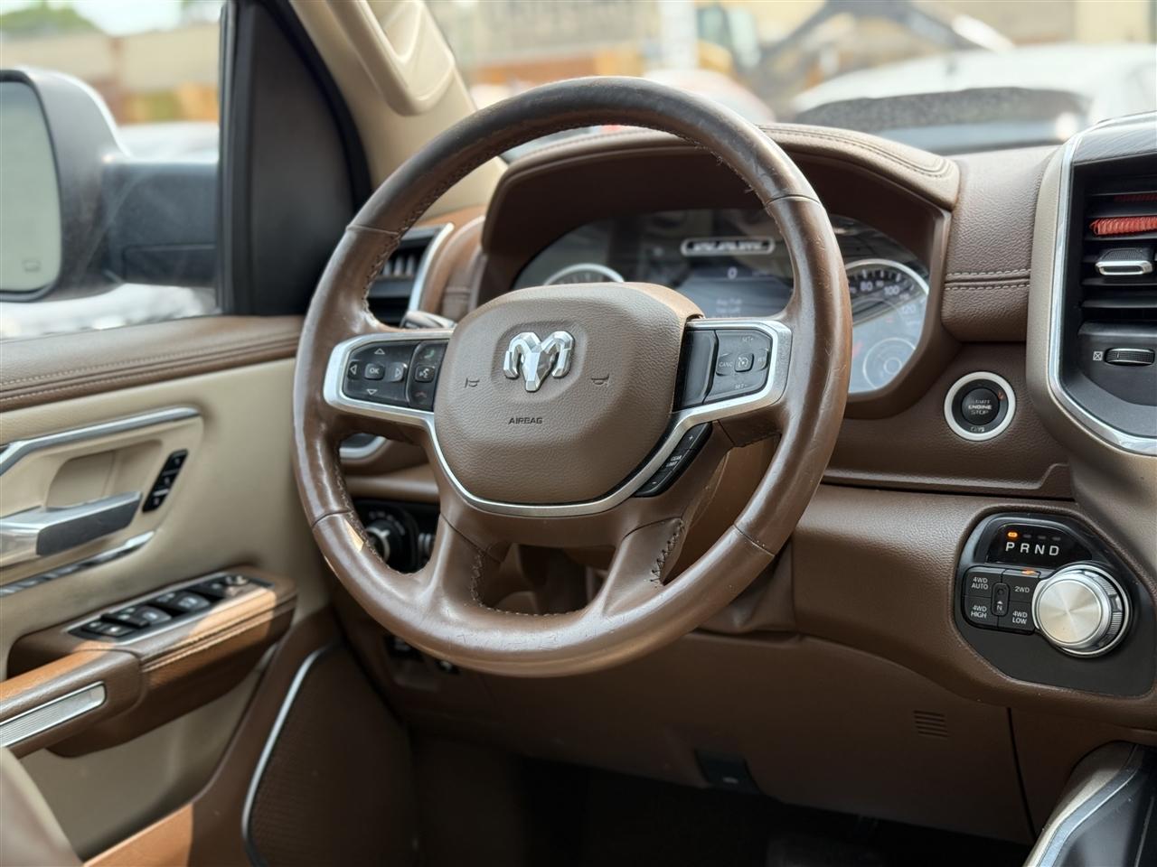 RAM 1500 Laramie 4x4 Crew Cab 5'7" Box 2019