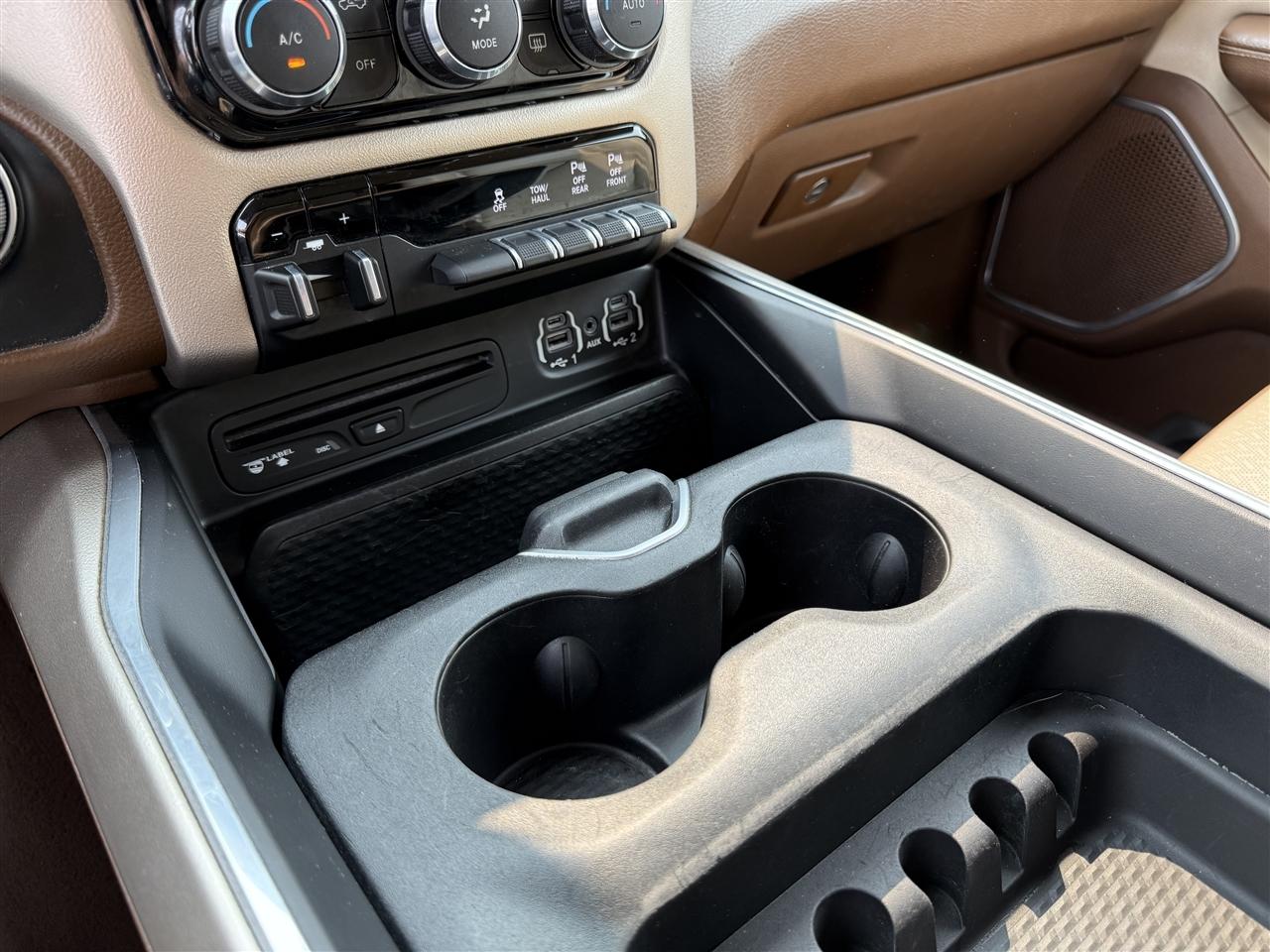 RAM 1500 Laramie 4x4 Crew Cab 5'7" Box 2019