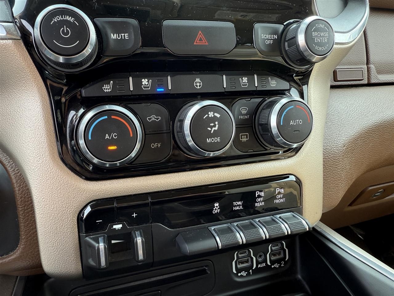 RAM 1500 Laramie 4x4 Crew Cab 5'7" Box 2019