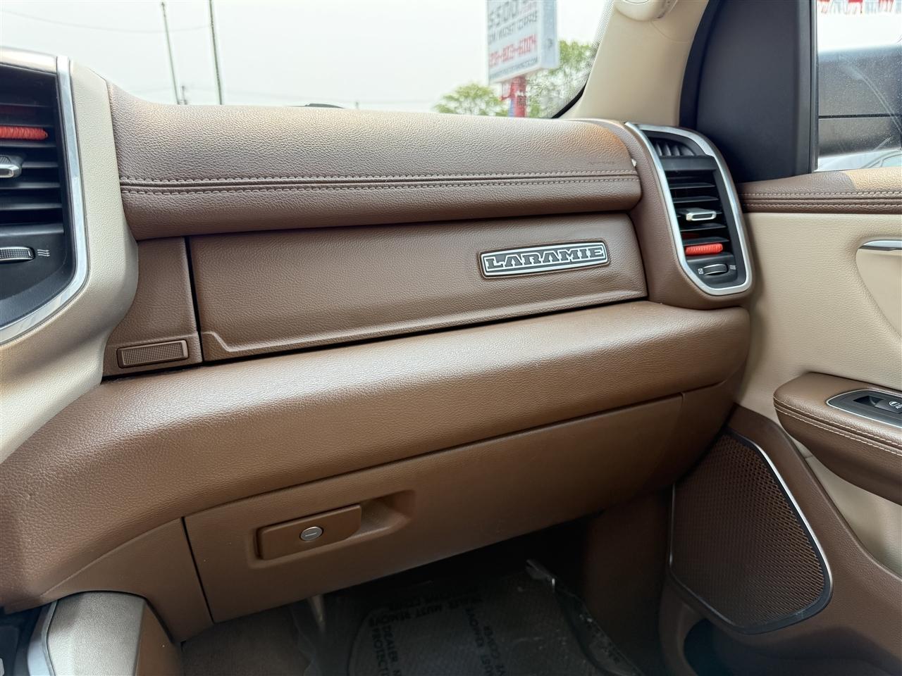 RAM 1500 Laramie 4x4 Crew Cab 5'7" Box 2019