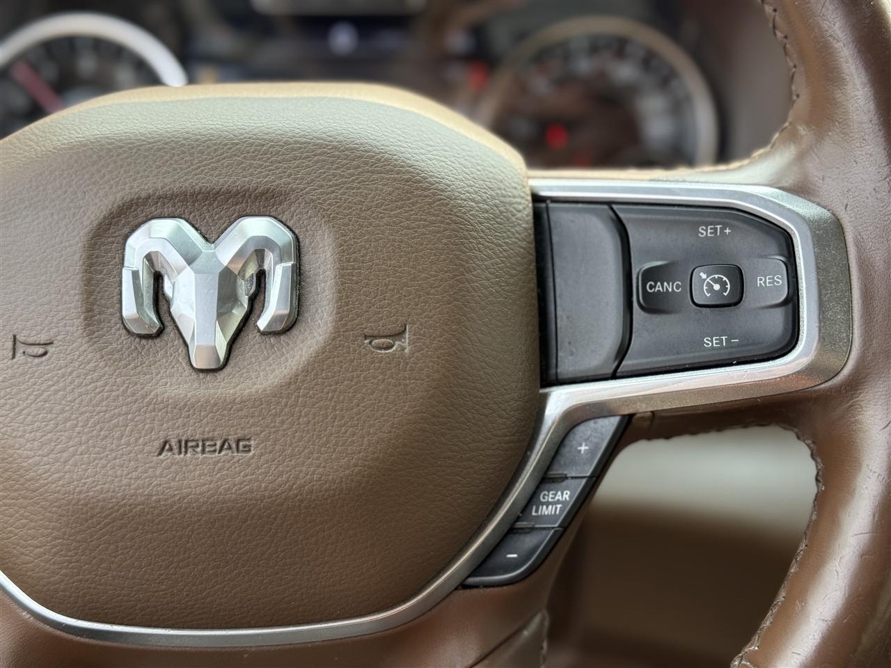 RAM 1500 Laramie 4x4 Crew Cab 5'7" Box 2019