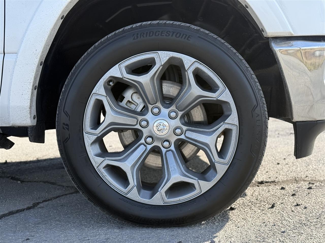 RAM 1500 Longhorn 4x4 Crew Cab 5'7" Box 2020