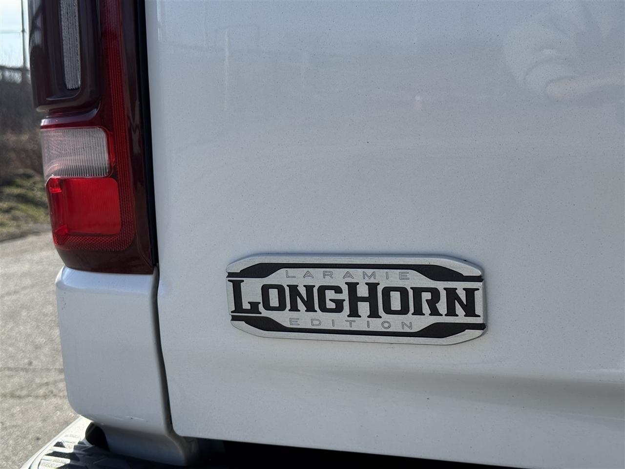 RAM 1500 Longhorn 4x4 Crew Cab 5'7" Box 2020