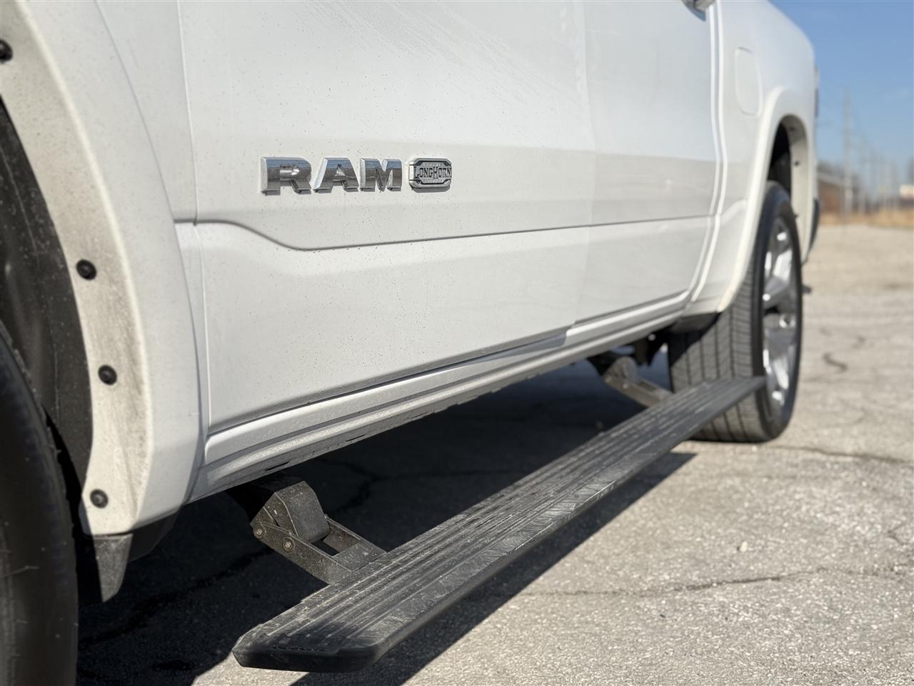 RAM 1500 Longhorn 4x4 Crew Cab 5'7" Box 2020