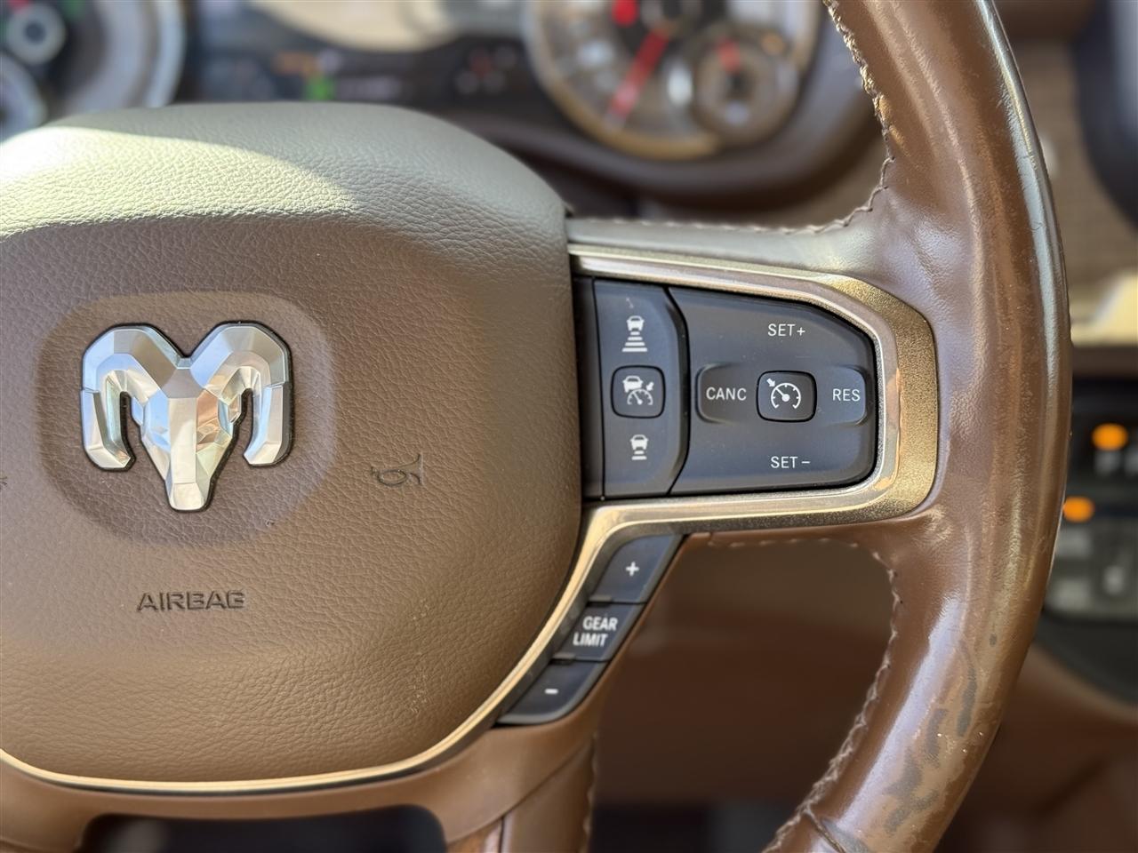 RAM 1500 Longhorn 4x4 Crew Cab 5'7" Box 2020