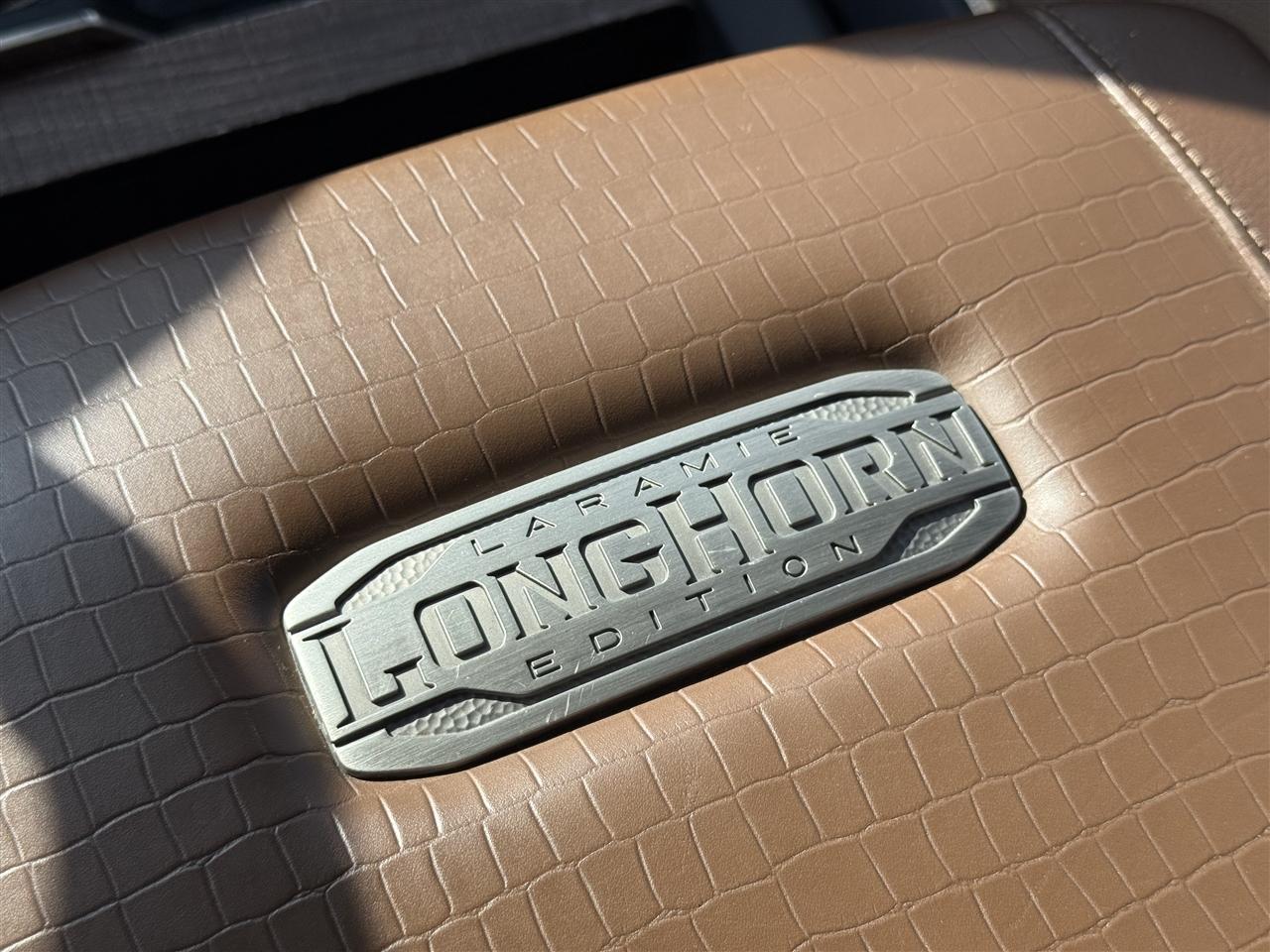 RAM 1500 Longhorn 4x4 Crew Cab 5'7" Box 2020