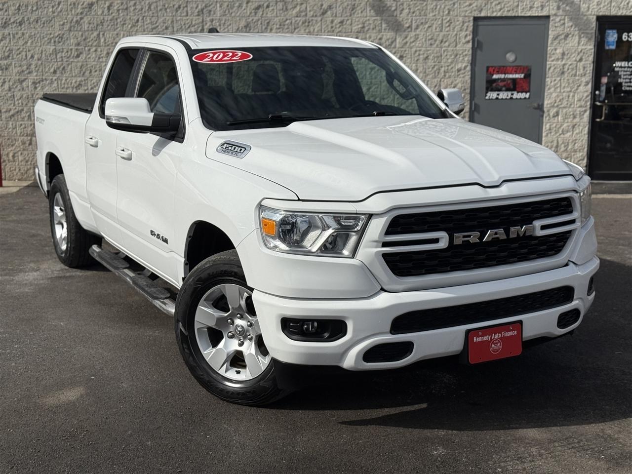 RAM 1500 Big Horn 4x4 Quad Cab 6'4" Box 2022