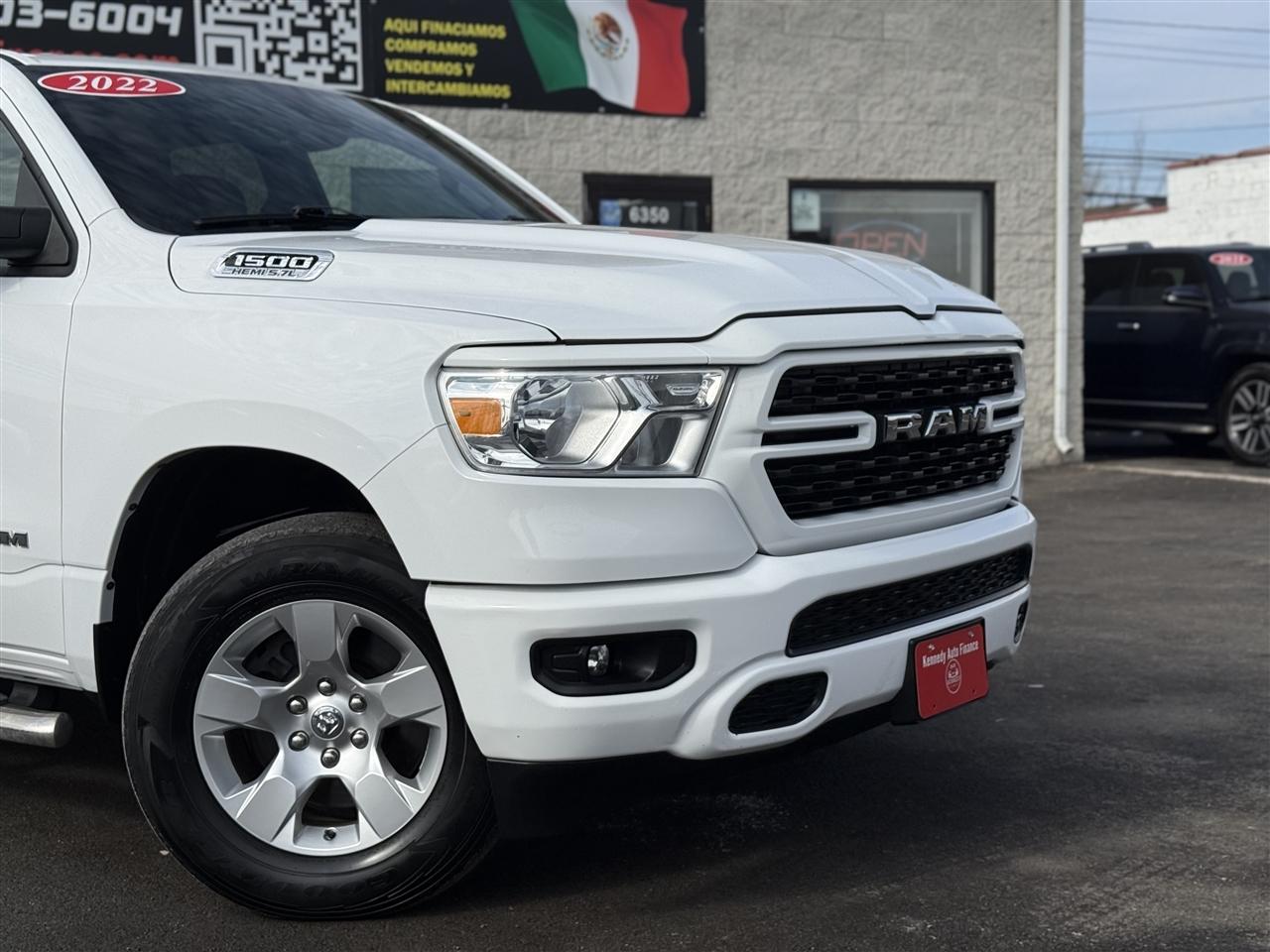 RAM 1500 Big Horn 4x4 Quad Cab 6'4" Box 2022