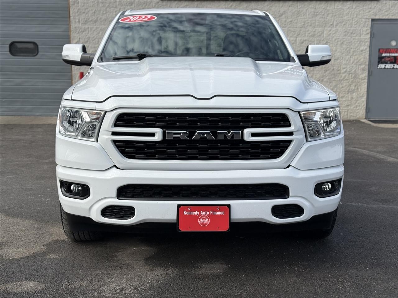 RAM 1500 Big Horn 4x4 Quad Cab 6'4" Box 2022