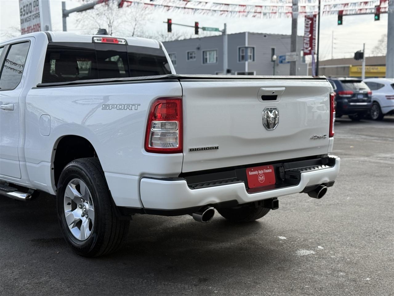 RAM 1500 Big Horn 4x4 Quad Cab 6'4" Box 2022