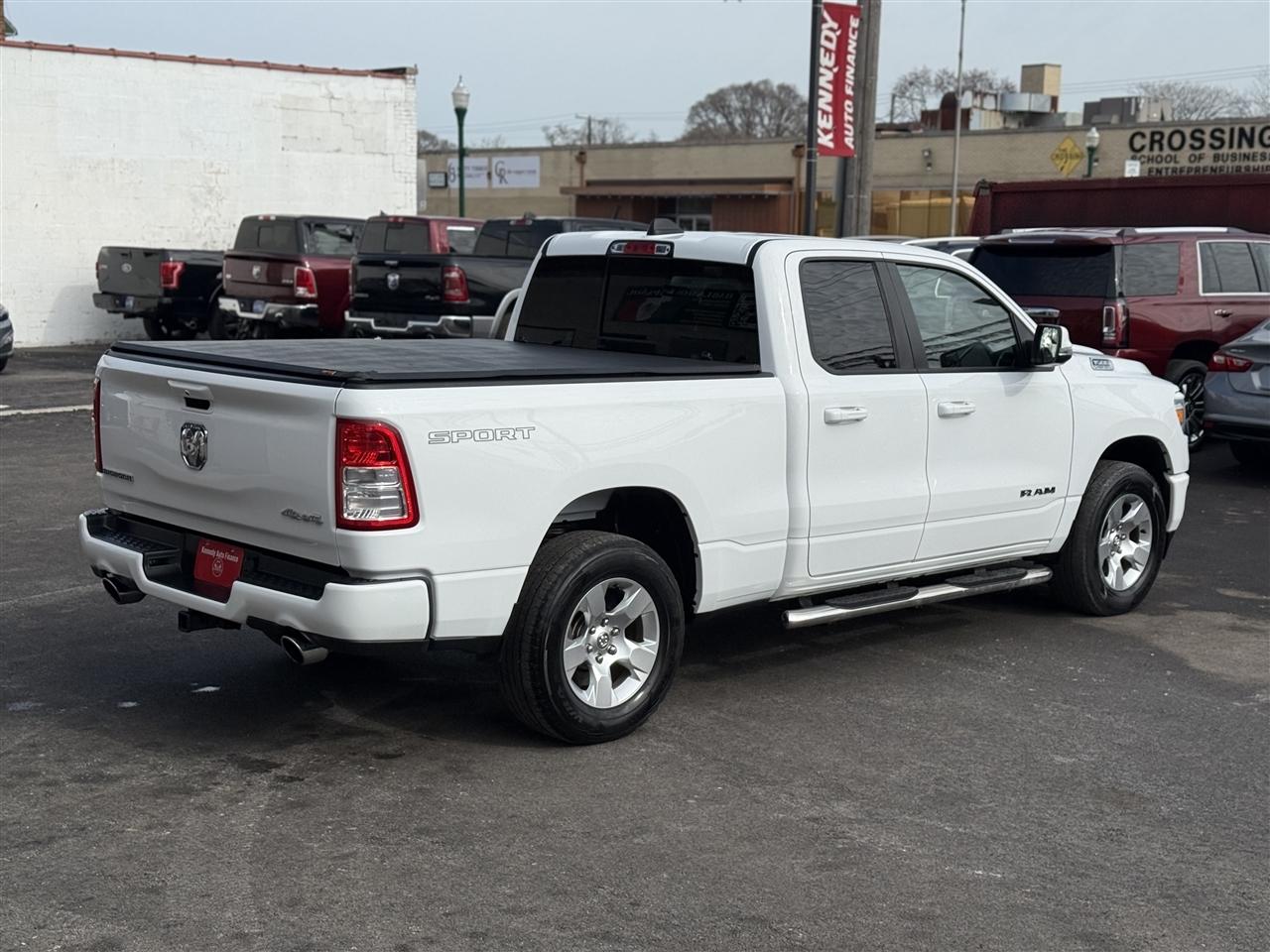 RAM 1500 Big Horn 4x4 Quad Cab 6'4" Box 2022