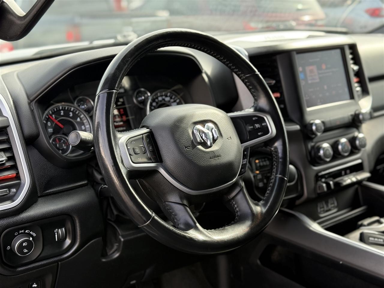 RAM 1500 Big Horn 4x4 Quad Cab 6'4" Box 2022