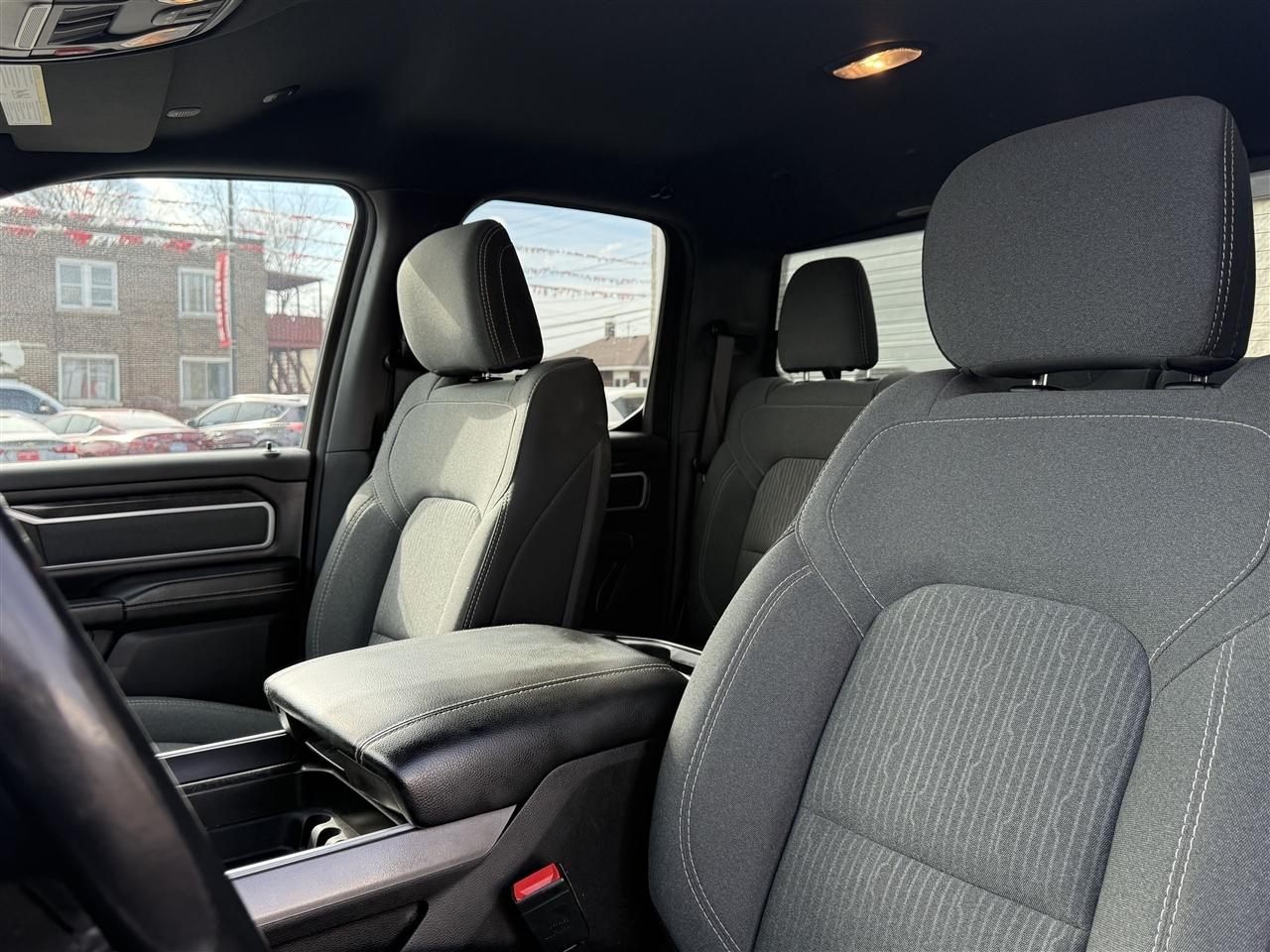 RAM 1500 Big Horn 4x4 Quad Cab 6'4" Box 2022