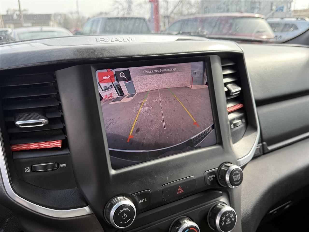 RAM 1500 Big Horn 4x4 Quad Cab 6'4" Box 2022