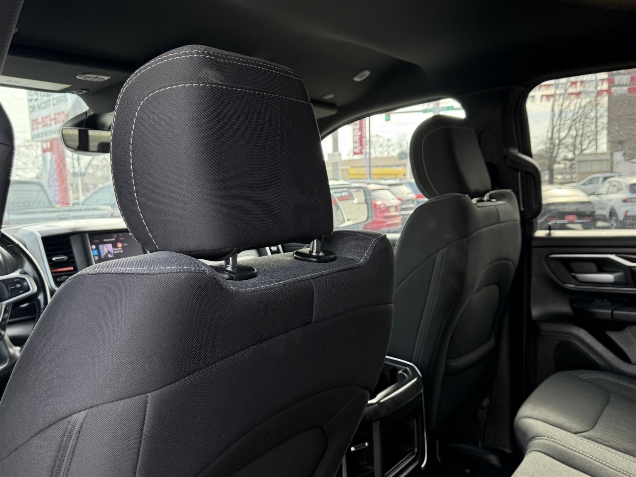 RAM 1500 Big Horn 4x4 Quad Cab 6'4" Box 2022