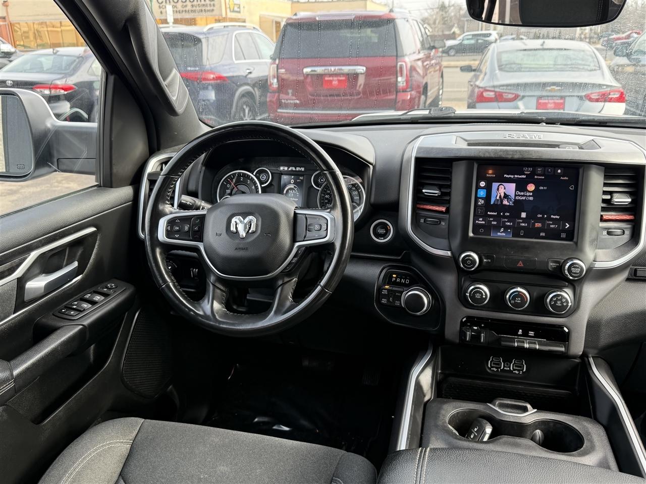 RAM 1500 Big Horn 4x4 Quad Cab 6'4" Box 2022