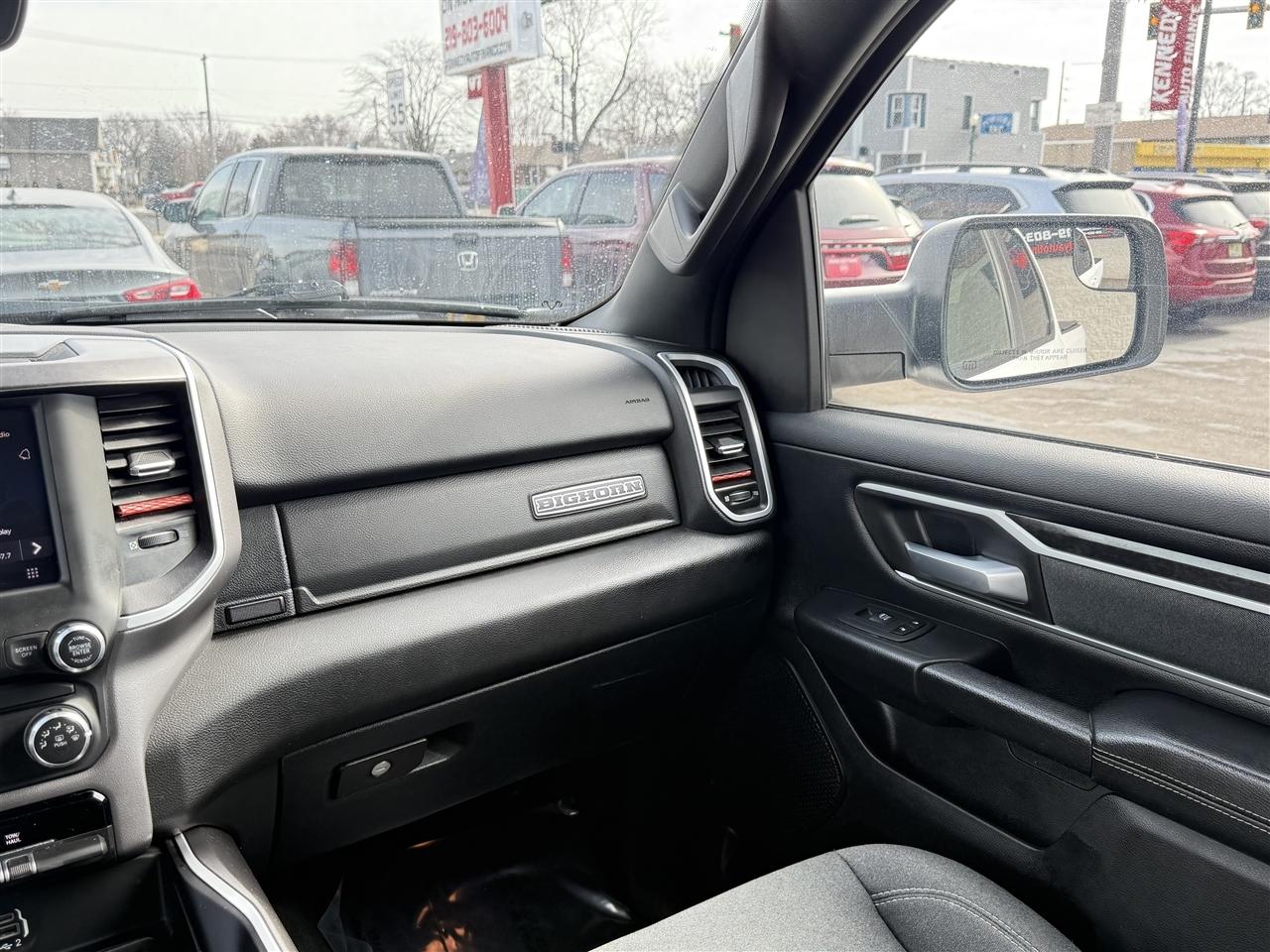 RAM 1500 Big Horn 4x4 Quad Cab 6'4" Box 2022