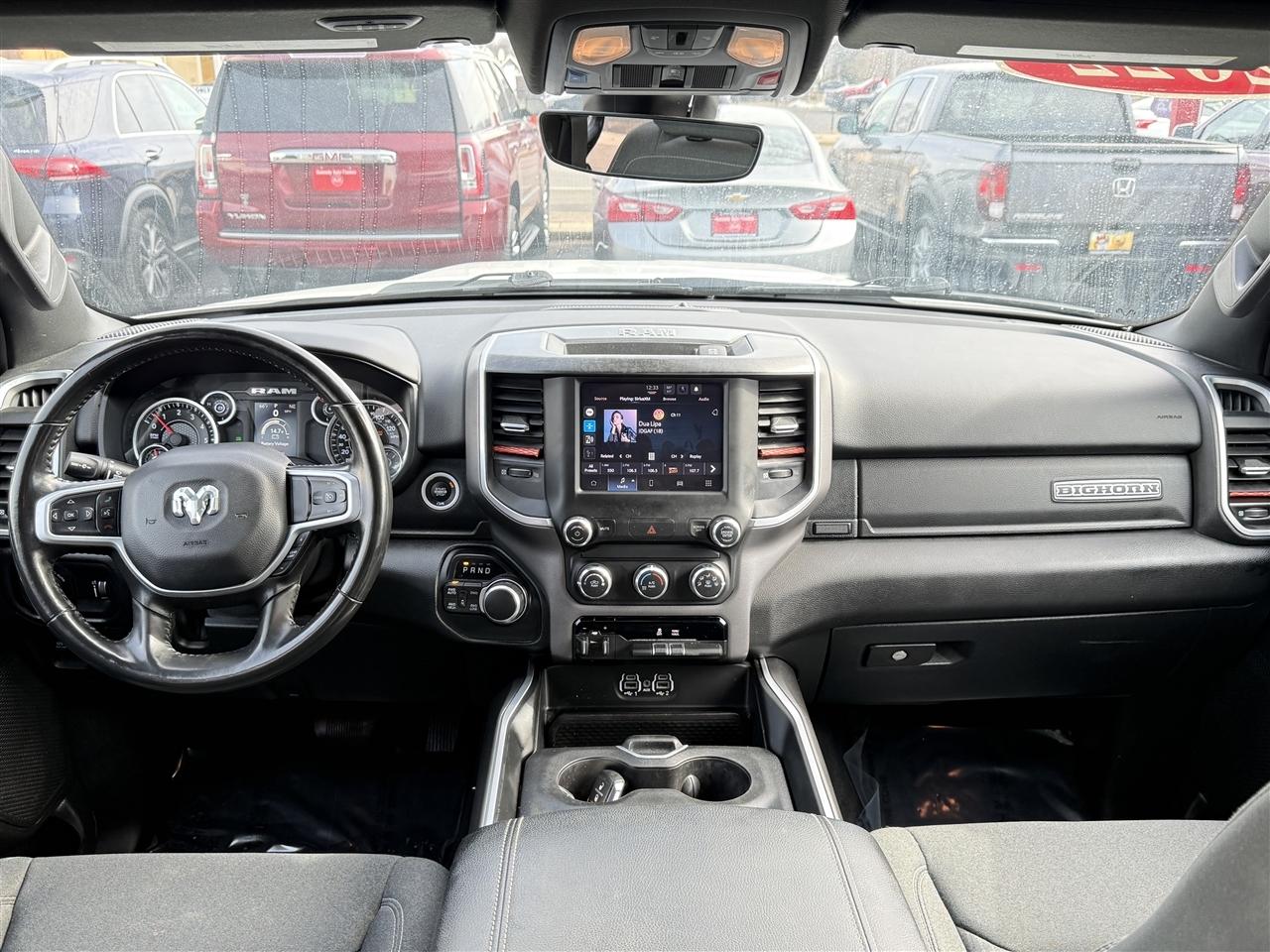 RAM 1500 Big Horn 4x4 Quad Cab 6'4" Box 2022