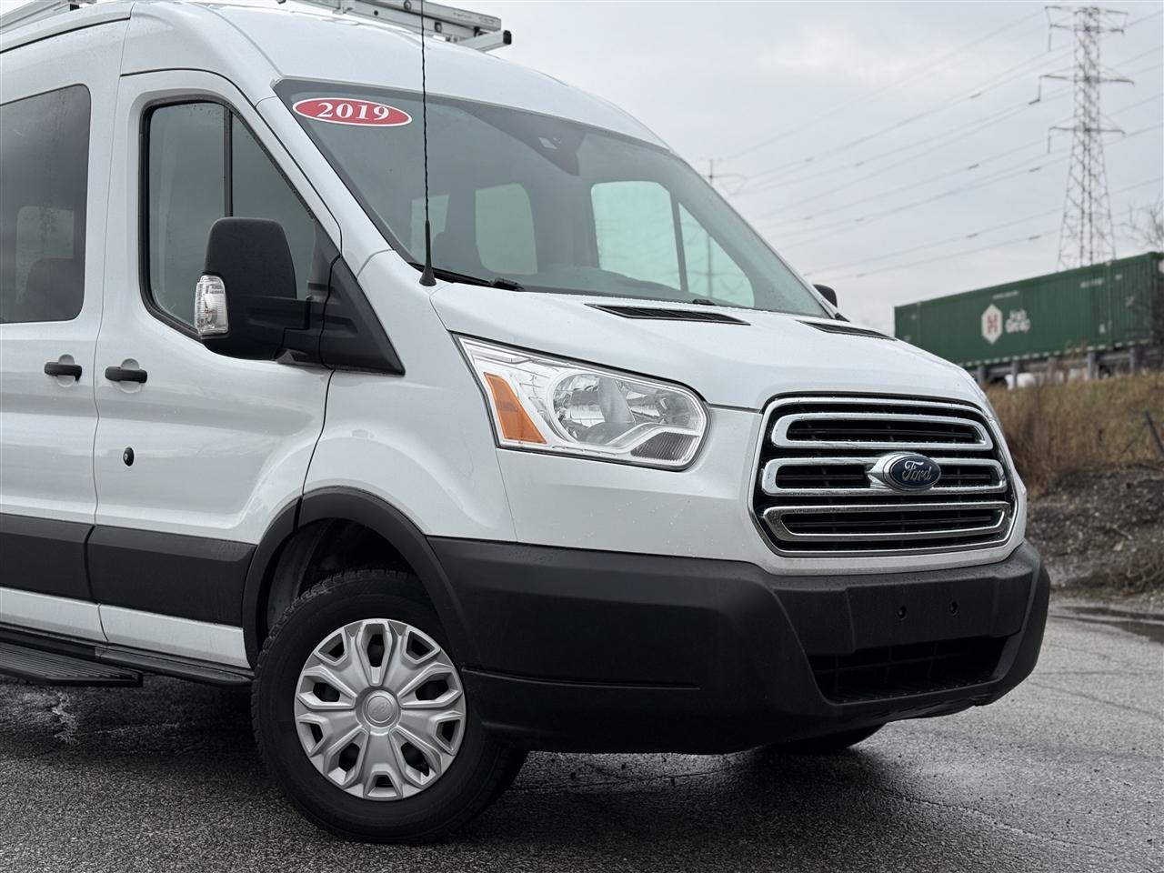Ford Transit Passenger Wagon T-150 130" Med Roof XLT Sliding RH Dr 2019