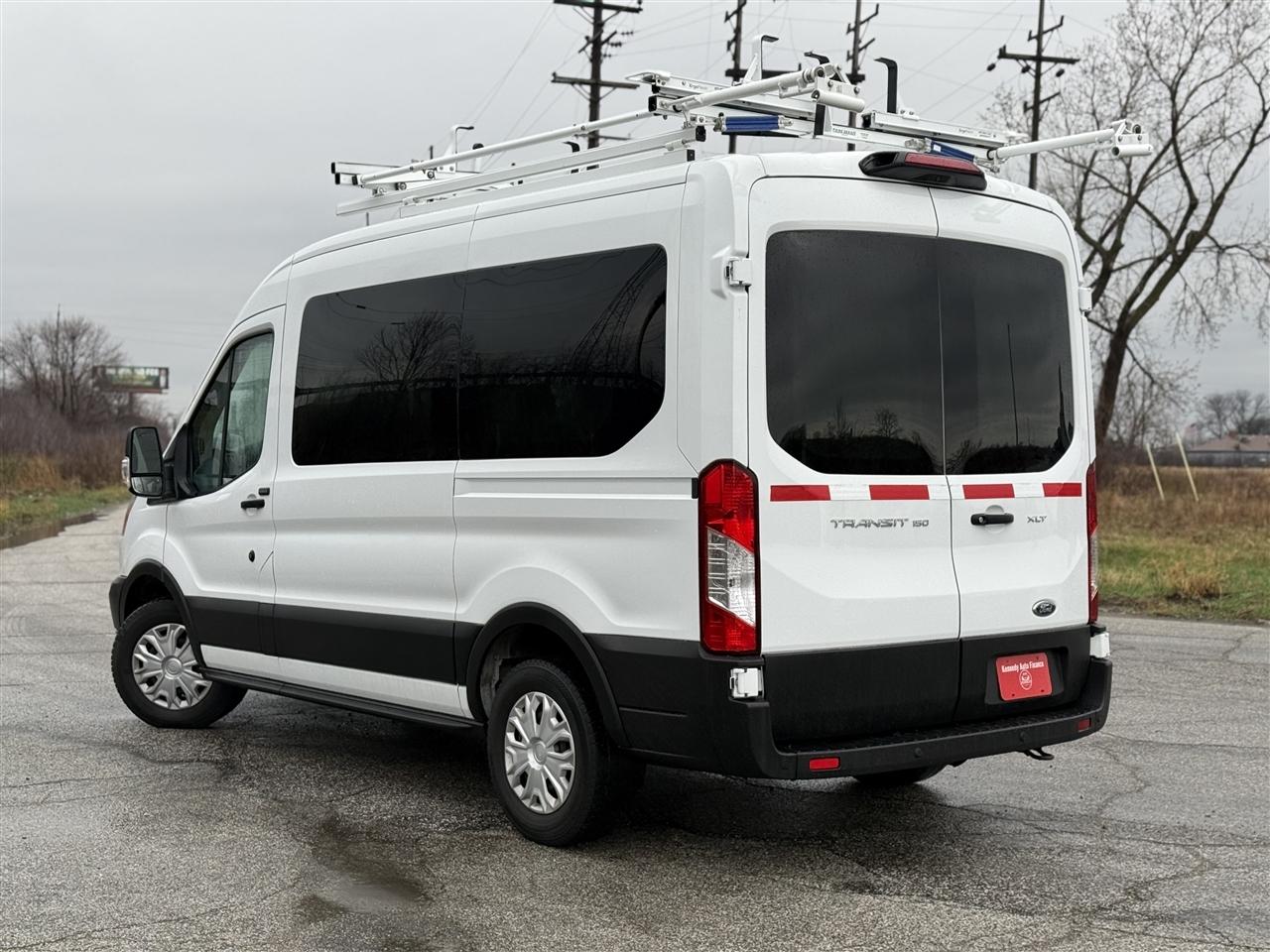 Ford Transit Passenger Wagon T-150 130" Med Roof XLT Sliding RH Dr 2019