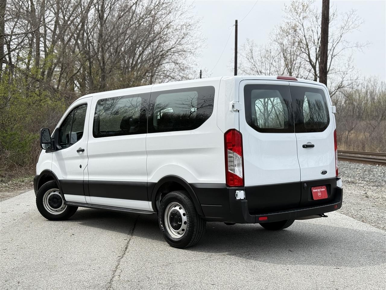 Ford Transit Passenger Wagon T-150 130" Low Roof XLT RWD 2020